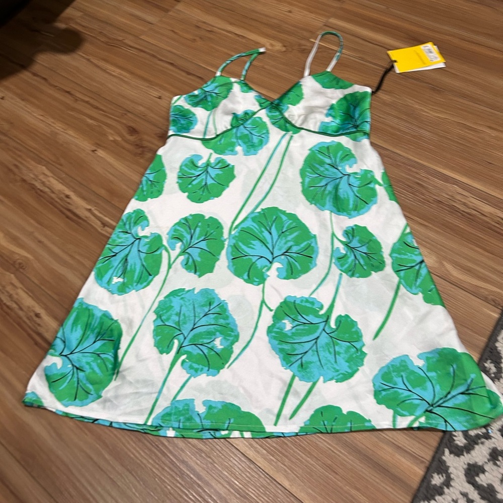 Diane Von Funstenberg Green Leaf Print Mini Dress Size Small